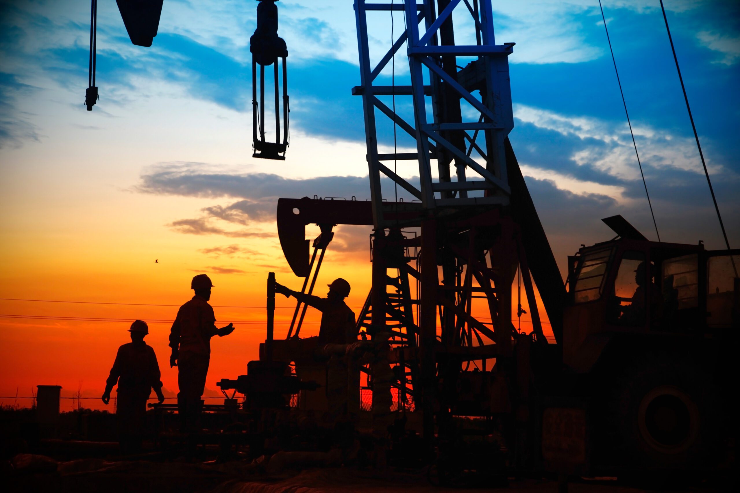 oil field, the oil workers are working oilfield injury oil field injury best oil field injury lawyer scaled